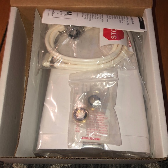 PlusOne Counter Water Filtration Unit - Picture 3 of 12